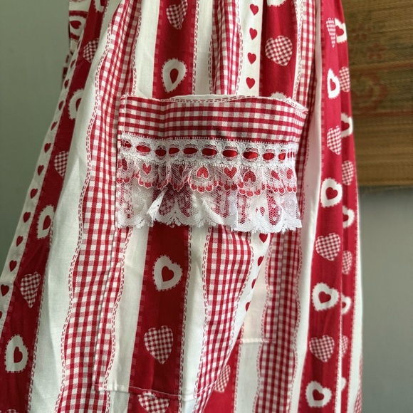 Vintage Handmade Cotton Heart Print Kitchen Apron - Picture 4 of 5